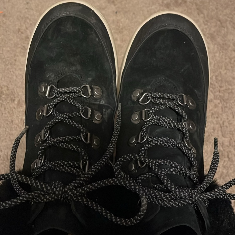 Women’s size 7 winter boots - great condition - Picture 6 of 6